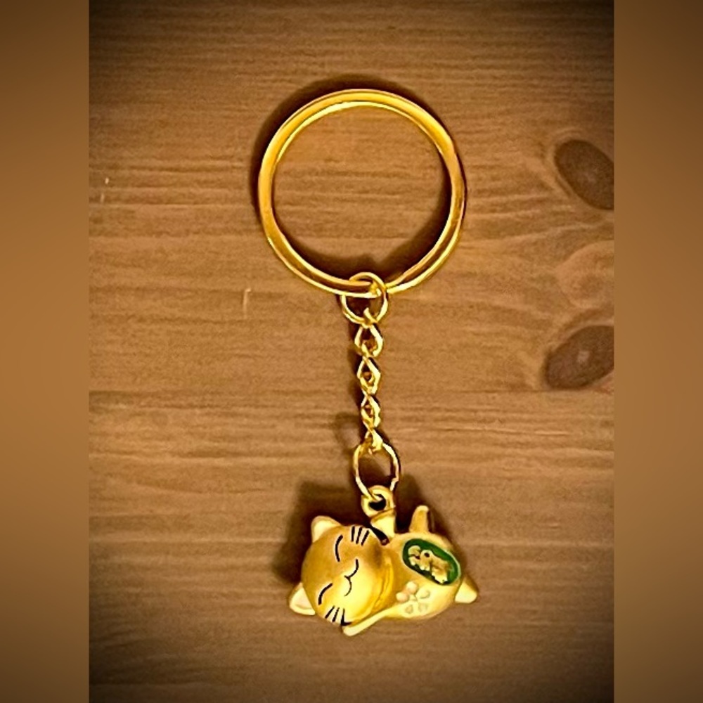 ✨NWOT✨ LUCKY CAT KEYRING/CHARM